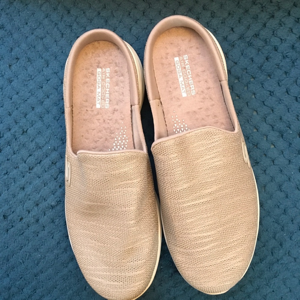 Skechers Women's Tan Slip-On Sneakers, brand new! 7.5
